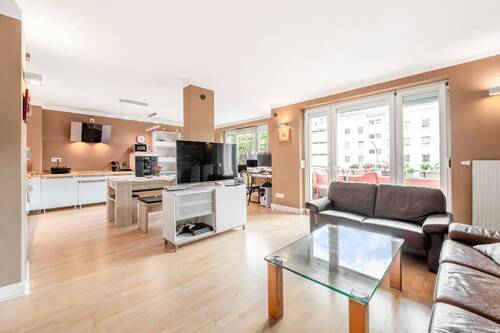 Wohnzimmer - AIGNER - Gut angebundene 2,5-Zimmer-Wohnung mit Westbalkon in München-Ramersdorf