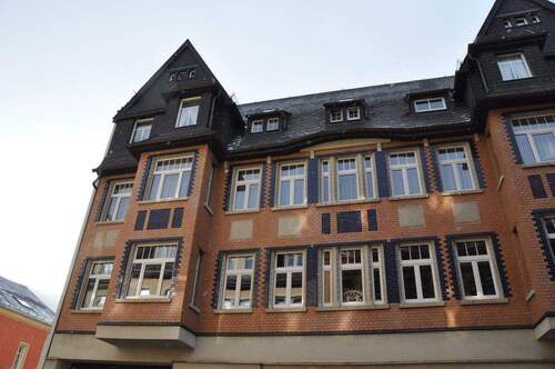 Fassade - 3 Zimmer Mehrfamilienhaus, Wohnhaus zum Kaufen in Aue