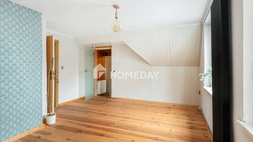 1. OG Schlafzimmer 2 - 