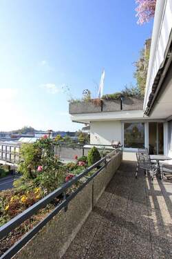 Bild1 - Große 4,5 Zimmer Wohnung in sonniger, ruhiger Lage mit Bergblick