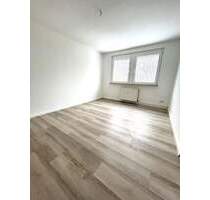 2-Zi. Wohnung nahe Berlin | vollwertig renoviert | Küche + WM | Stellplatz | Garten - Schorfheide Lichterfelde