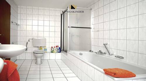 Badewanne und Dusche - 