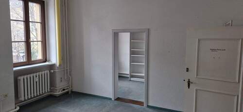 Blick von Raum zu Raum.jpg - Büro mit 29,00 m&sup2; in Dresden zur Miete