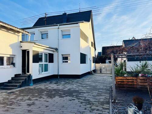 2 - 8 Zimmer Mehrfamilienhaus, Wohnhaus zum Kaufen in Philippsburg