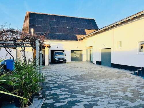 4 - Mehrfamilienhaus, Wohnhaus mit 207,00 m² in Philippsburg zum Kaufen