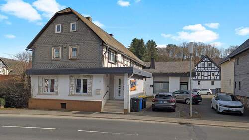 Impressionen - Werz Immobilien - Mehrfamilienhaus mit separater Gewerbeeinheit
