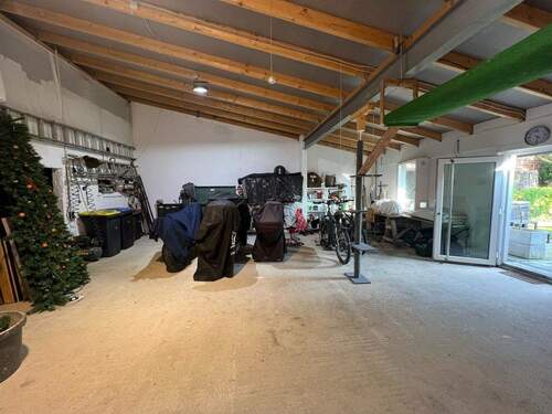 Garage - 