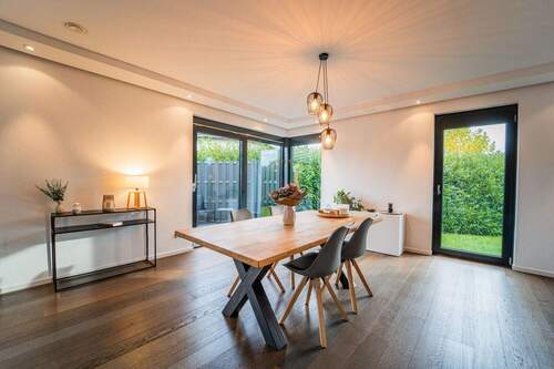 Esszimmer mit bodentiefen Fenstern und Terrassenzugang - Mehrfamilienhaus, Wohnhaus mit 266,00 m&sup2; in Saarlouis / Picard zum Kaufen