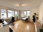 ein Wohnzimmer - Mehrfamilienhaus, Wohnhaus in Düsseldorf zum Kaufen