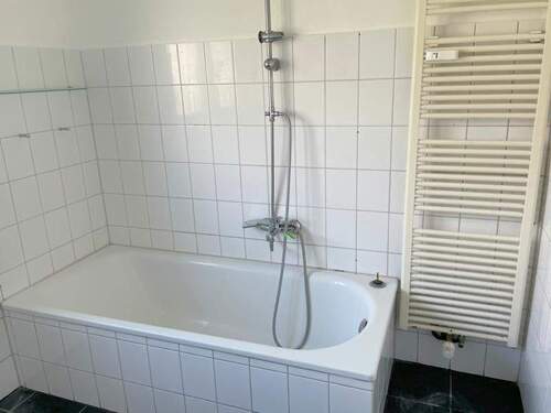 Badezimmer Ansicht 2 - 