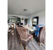 Großzügige 5-Zimmer-Wohnung mit zwei Balkonen, Garage und Top-Anbindung - Laatzen Laatzen-Mitte