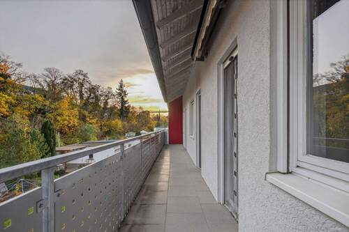 Obergeschoss Balkon hinten - 8 Zimmer Etagenwohnung in Karlsruhe