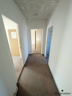 Flur - Etagenwohnung mit 60,00 m² in Limbach-Oberfrohna zum Kaufen