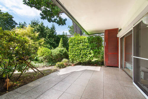 Große, teilüberdachte Südterrasse - 