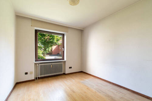 Potentielles Kinderzimmer mit viel Tageslicht - 