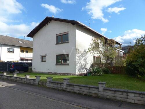 Aussen - 7 Zimmer Mehrfamilienhaus, Wohnhaus zum Kaufen in Hügelsheim