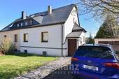 Ansicht - Doppelhaushälfte in OelsnitzErzgeb. kaufen: 124 m² Wohnfläche, schöner Garten, Garage und Keller
