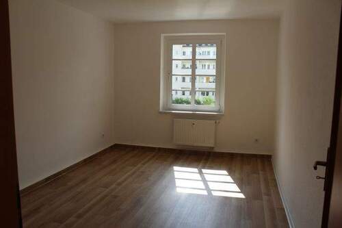 Schlafzimmer - 2 Zimmer Etagenwohnung in Chemnitz