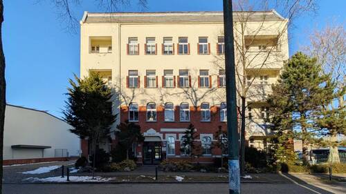 Vorderansicht - Gepflegter Altbau Mehrfamilien- Bürohaus