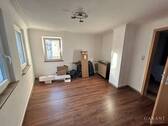 Wohnzimmer EG - Mehrfamilienhaus, Wohnhaus mit 50,00 m² in Erdmannhausen zum Kaufen