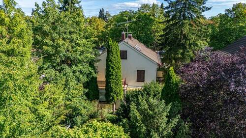 Drohnenaufnahme Altbestand - Grundstück mit viel Potential und Altbestand in verkehrsgünstiger Lage von Waldtrudering!