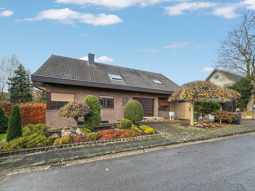 Außenansicht - Raumwunder im Grünen gesucht? - 749.000,00 EUR Kaufpreis, ca.  233,00 m² Wohnfläche