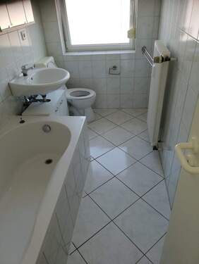 GE16.W13+14.230528-0016.jpg - 