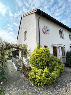 Richtung Nordost - 4 Zimmer Reihenendhaus in Bayreuth