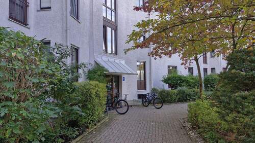 Hauseingangsbereich - 2 Zimmer Etagenwohnung zum Kaufen in Kirchheim