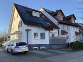 Titel5 - Schöne Doppelhaushälfte mit ELW, Dachstudio, kl. Terrasse, 2 Stellplätzen Photovoltaik + vielem mehr