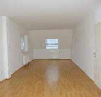 Helle 3-Zimmer-Wohnung im 3. Stock, mit Dachgauben, zentrumsnah in Mehrfamilienreihenmittelhaus! - Schwandorf