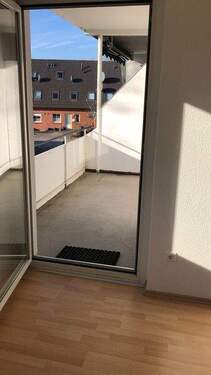 Balkontür_Balkon 2023-01-28-11-25-34.jpeg - 