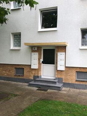 Hauseingang AF 8.jpeg - schöne, zentrumsnahe 3-Zi-Wohnung – Anfragen NUR PER EMAIL