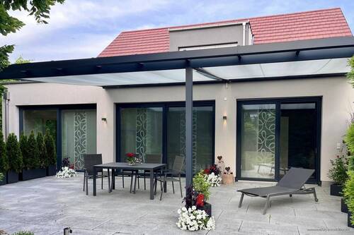 Impression der großzügigen Terrasse - 