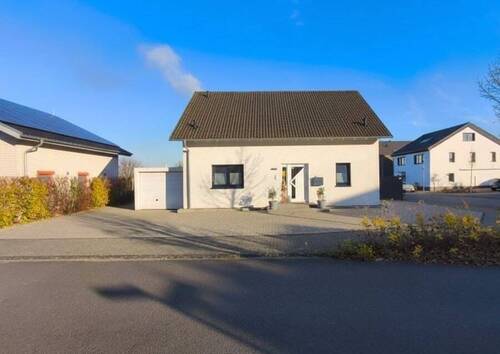 Hausansicht - 5 Zimmer Einfamilienhaus zum Kaufen in Eschweiler