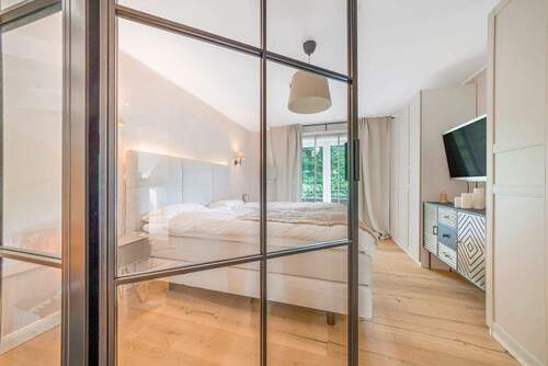 Blick ins Schlafzimmer - 