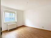 Wohnzimmer - 2 Zimmer Etagenwohnung zur Miete in Stuttgart