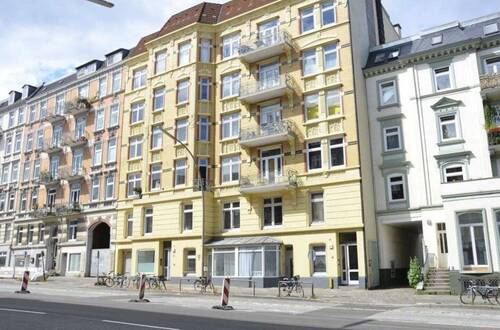 Hausansicht - ***NEU: PROVISIONSFREI! - Jugendstilwohnung in zentraler Lage, 750 m von der Alster