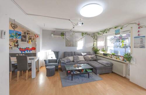 Wohnzimmer - 5 Zimmer Reihenmittelhaus zum Kaufen in Althegnenberg