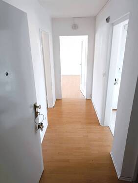 Flur/ Eingangsbereich - 2 Zimmer Etagenwohnung zur Miete in Wunsiedel