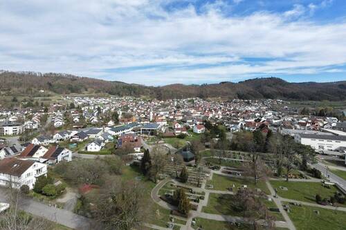 Drohne Blick Richtung Dorf - 