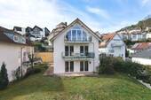 Drohne - Tolle Wohnung mit Doppelhaus-Charakter und Panoramaseeblick in Ludwigshafen