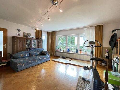 EG Wohnen - 8 Zimmer Mehrfamilienhaus, Wohnhaus zum Kaufen in Röthenbach