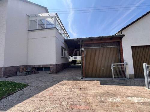 Überdachter Innenhof - 