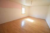 Schlafzimmer 1.OG.jpg - 