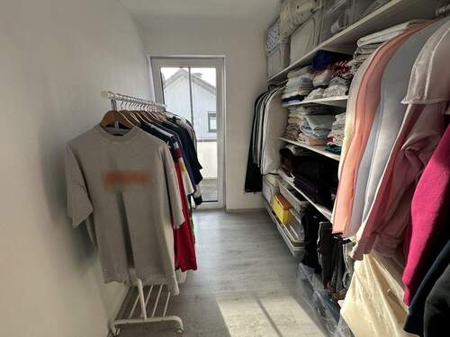 Ankleide (Haus links) - 