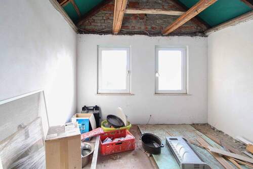 ausbaufähiges 2. Zimmer auf dem Dachboden - 