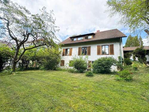 Ansicht - 7 Zimmer Mehrfamilienhaus, Wohnhaus zum Kaufen in Stuttgart