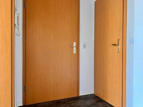 Flur - 2 Zimmer Etagenwohnung in Zwickau