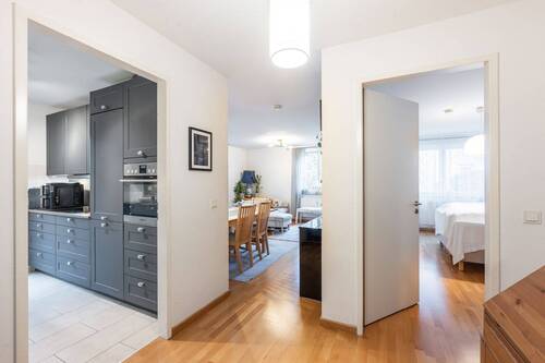 Blick vom Flur - 4 Zimmer Etagenwohnung zum Kaufen in München